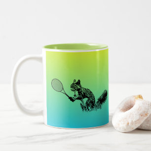 Tasse 2 Couleurs Un écureuil avec une raquette de tennis sur un Ar