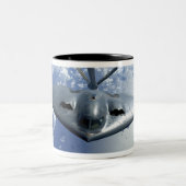 Tasse 2 Couleurs Un Esprit B-2 se met en position pour le ravitaill (Centre)
