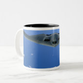 Tasse 2 Couleurs Un Esprit B-2 sonne dans le ciel (Devant gauche)