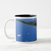 Tasse 2 Couleurs Un Esprit B-2 sonne dans le ciel (Gauche)