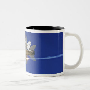 Tasse 2 Couleurs Un frelon de F/A-18C
