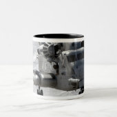 Tasse 2 Couleurs Un hélicoptère CH-53E Super Stallion (Centre)