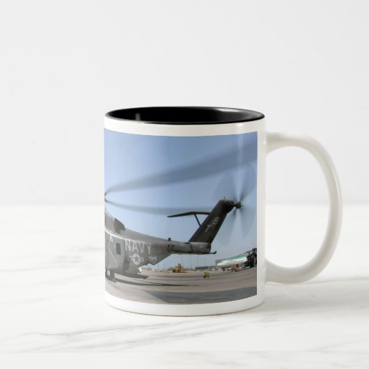 Tasse 2 Couleurs Un hélicoptère Sea Dragon MH-53E (Droit)