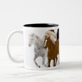 Tasse 2 Couleurs Un hiver pittoresque de chevaux en course (Gauche)