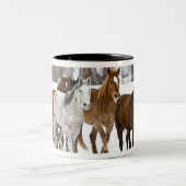 Tasse 2 Couleurs Un hiver pittoresque de course (Centre)