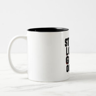 Tasse 2 Couleurs Un look fort me va bien – Typographie de motivatio