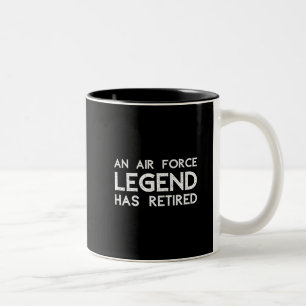 Tasse 2 Couleurs Une légende de la Force aérienne a pris sa retra