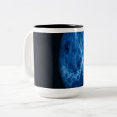 Tasse 2 Couleurs Une planète bleu profond (Devant gauche)