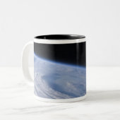 Tasse 2 Couleurs Une vue haute oblique (Devant gauche)