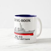 Tasse 2 Couleurs USS Chung-Hoon, DDG-93, dates personnalisables ser (Devant droit)