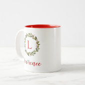 Tasse 2 Couleurs Vacances Verdure Wreath Famille Monogramme (Devant gauche)