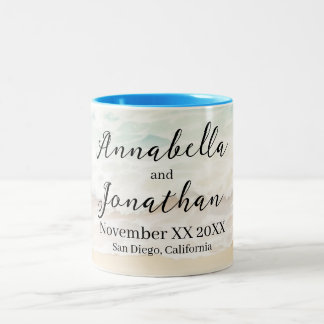 Tasse 2 Couleurs Vagues de plage sur un mariage de plage de sable