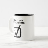 Tasse 2 Couleurs Verdict drôle de culpabilité de Trump (Devant gauche)