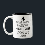 Tasse 2 Couleurs Voici à quoi ressemble un enseignant de musique gé<br><div class="desc">Quel cadeau sur mesure ! La tasse "Voici à quoi ressemble un enseignant de musique génial" est une façon parfaite de montrer de l'appréciation pour le travail acharné, la patience et le dévouement d'un enseignant de musique. C'est une façon humoristique et sincère d'exprimer la gratitude de l'express, et la tasse...</div>