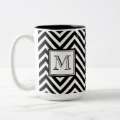 TASSE 2 COULEURS VOTRE MONOGRAMME, CHEVRON NOIR (Gauche)