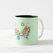 Tasse 2 Couleurs Vue de côté des enfants jouant sur la branche (Devant droit)