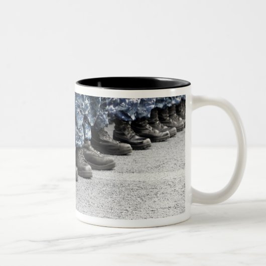 Tasse 2 Couleurs Vue en faible section des marins (Droit)