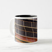 Tasse 2 Couleurs Vue rapprochée des baies solaires (Devant gauche)