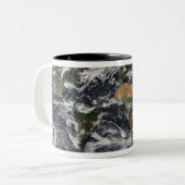 Tasse 2 Couleurs Vue satellite détaillée de la Terre (Devant gauche)
