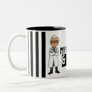 Tasse 2 Couleurs White Prison Stripe cartoon grumpy senior doctor