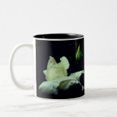 Tasse 2 Couleurs White Rosebud Raindrops Personnalisé (Gauche)