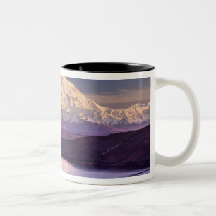 Tasse 2 Couleurs Wonder Lake et mont Denali au lever du soleil en a
