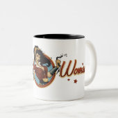 Tasse 2 Couleurs Wonder Woman Bombshell Name Graphic (Devant droit)