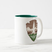 Tasse 2 Couleurs Yellowstone National Park Old Faithful Arrowhead (Devant droit)