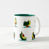 Tasse 2 Couleurs Yoga d'Avocado. Comique, drôle, mignon (Devant droit)