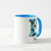 Tasse à café à monogramme fleuri bleu 11 oz (Devant droit)