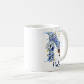 Tasse à café à monogramme floral bleu 11 oz (Devant droit)