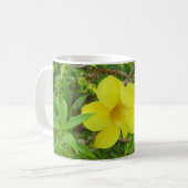 Tasse à café avec des fleurs jaunes (Devant gauche)