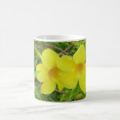 Tasse à café avec des fleurs jaunes (Centre)
