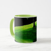 Tasse à café avec reflet de paysage naturel vert | (Devant gauche)