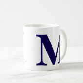 Tasse à café bleu moderne avec monogramme initial  (Devant droit)