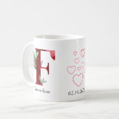Tasse à café initiale F à motif floral de cœur rou (Devant gauche)