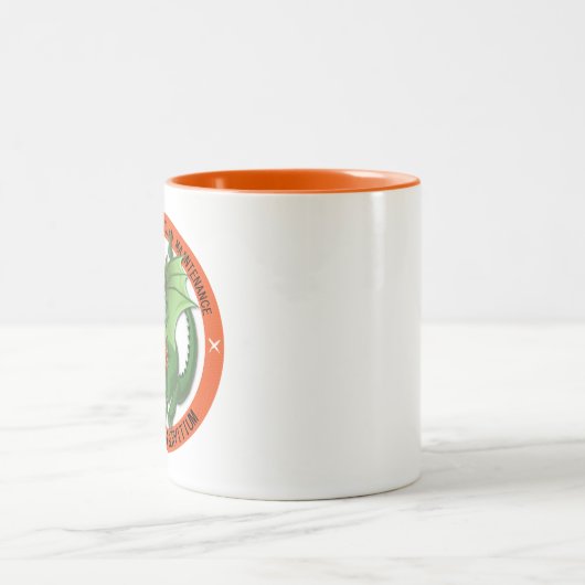 Tasse à deux tons de conception de "hommage" de (Centre)