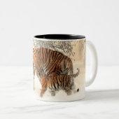 Tasse à deux tons noire avec la copie de famille (Devant droit)