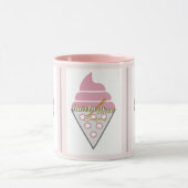 Tasse à glace irrésistible par Poet Adiela Akoo (Centre)