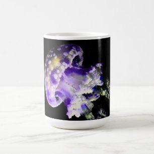 Tasse à monogramme avec motif de méduse violette