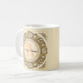 Tasse à monogramme orné doré (Devant gauche)
