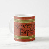 Tasse à rayures vertes rouille Never Stop Explorin (Devant gauche)