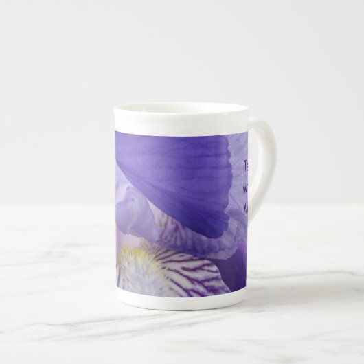 Tasse à thé en fine porcelaine Iris Fleur (Devant droit)
