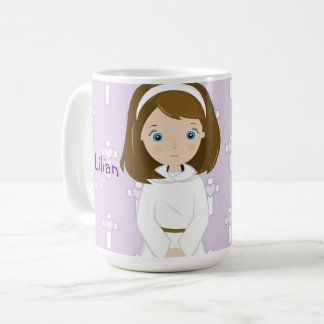 Tasse adorable de brune de fille de jour de