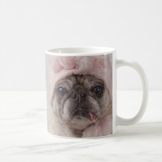 Tasse adorable de carlin de neige par des carlins (Droite)