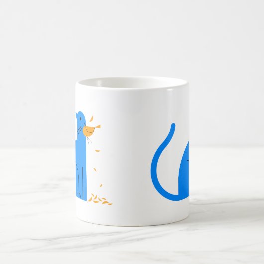 Tasse affamée du chat des femmes et de café de (Centre)