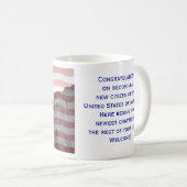 Tasse américaine de drapeau de citoyenneté (Devant droit)