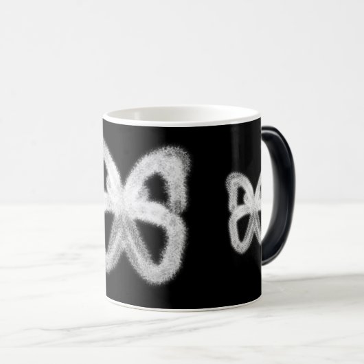 Tasse apparaissante de papillon activée par (Devant droit)