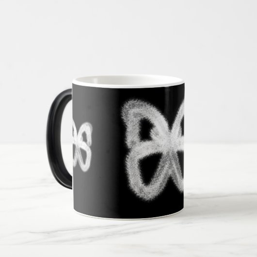 Tasse apparaissante de papillon activée par (Devant gauche)