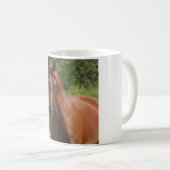 Tasse Arabe de cheval de châtaigne (Devant droit)